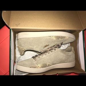 Suede Tan Pumas (Worn Once)